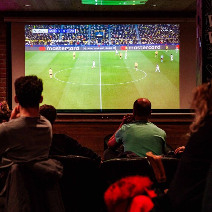 Match de Ligue des champions diffusé sur l’écran géant du Rambler