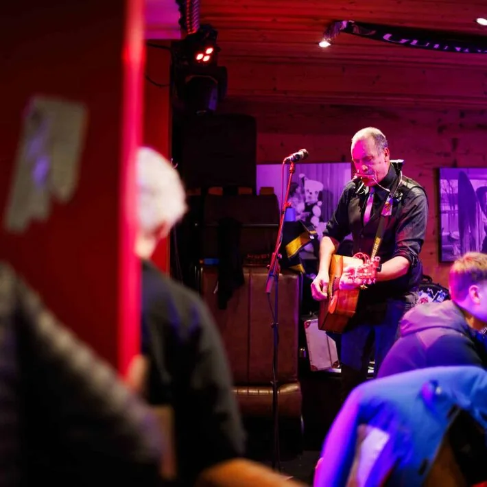 Concert après-ski de Barefoot Iano